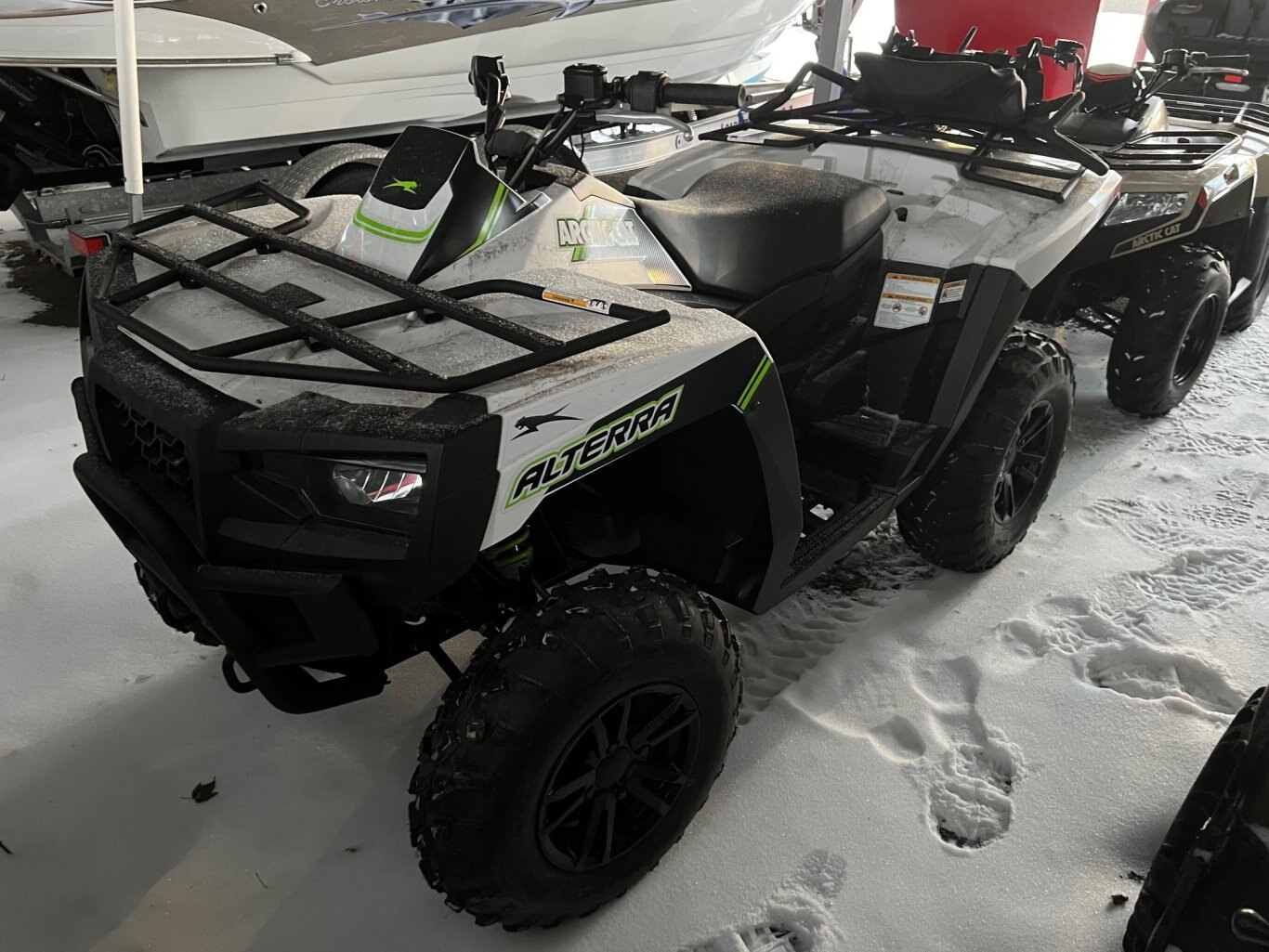 VTT Arctic Cat Alterra 600 TRV EPS XT 2023 neuf Blanc Modèle Multi Usages 2 Passagers en Liquidation!