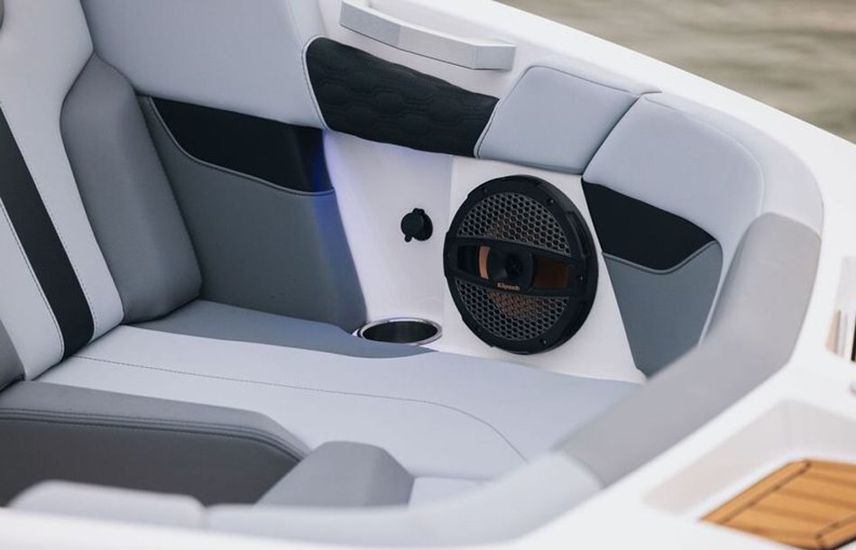 2025 MasterCraft XT20