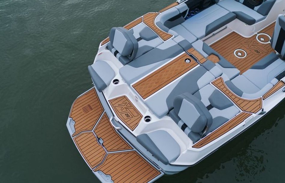 2025 MasterCraft XT20