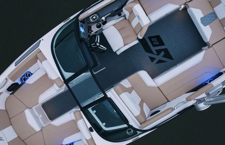 2025 MasterCraft XT22