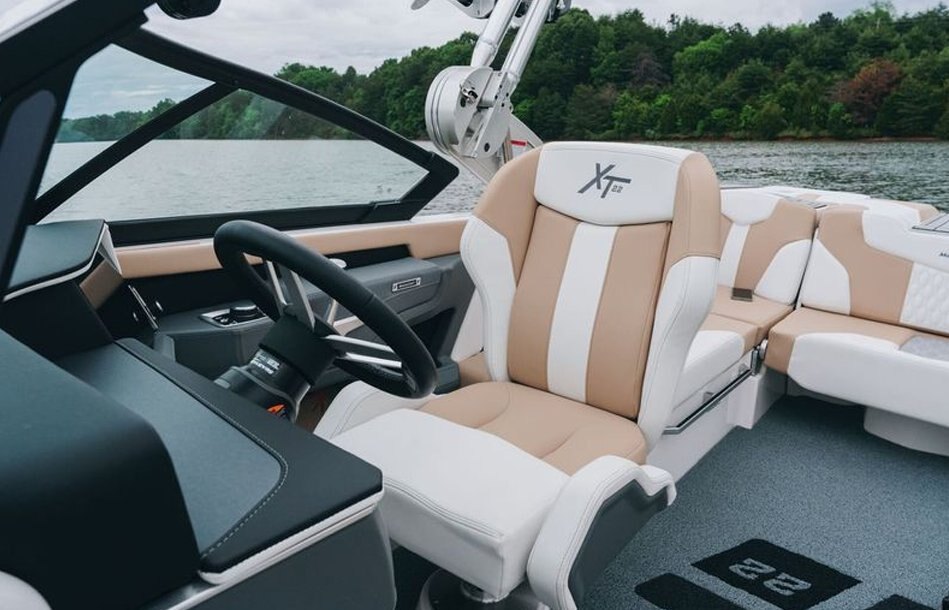 2025 MasterCraft XT22