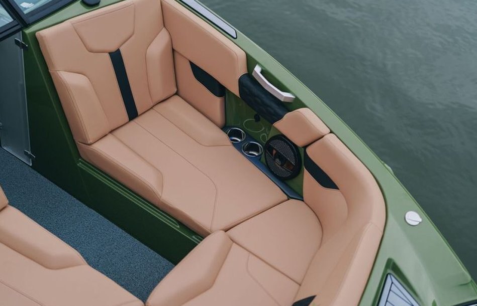 2025 MasterCraft XT24