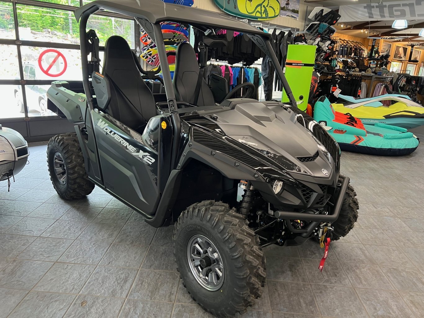 Side by Side Yamaha Wolverine X2 850 SE 2025 Noir avec Winch, Miroir Centrale et Attache Remorque!