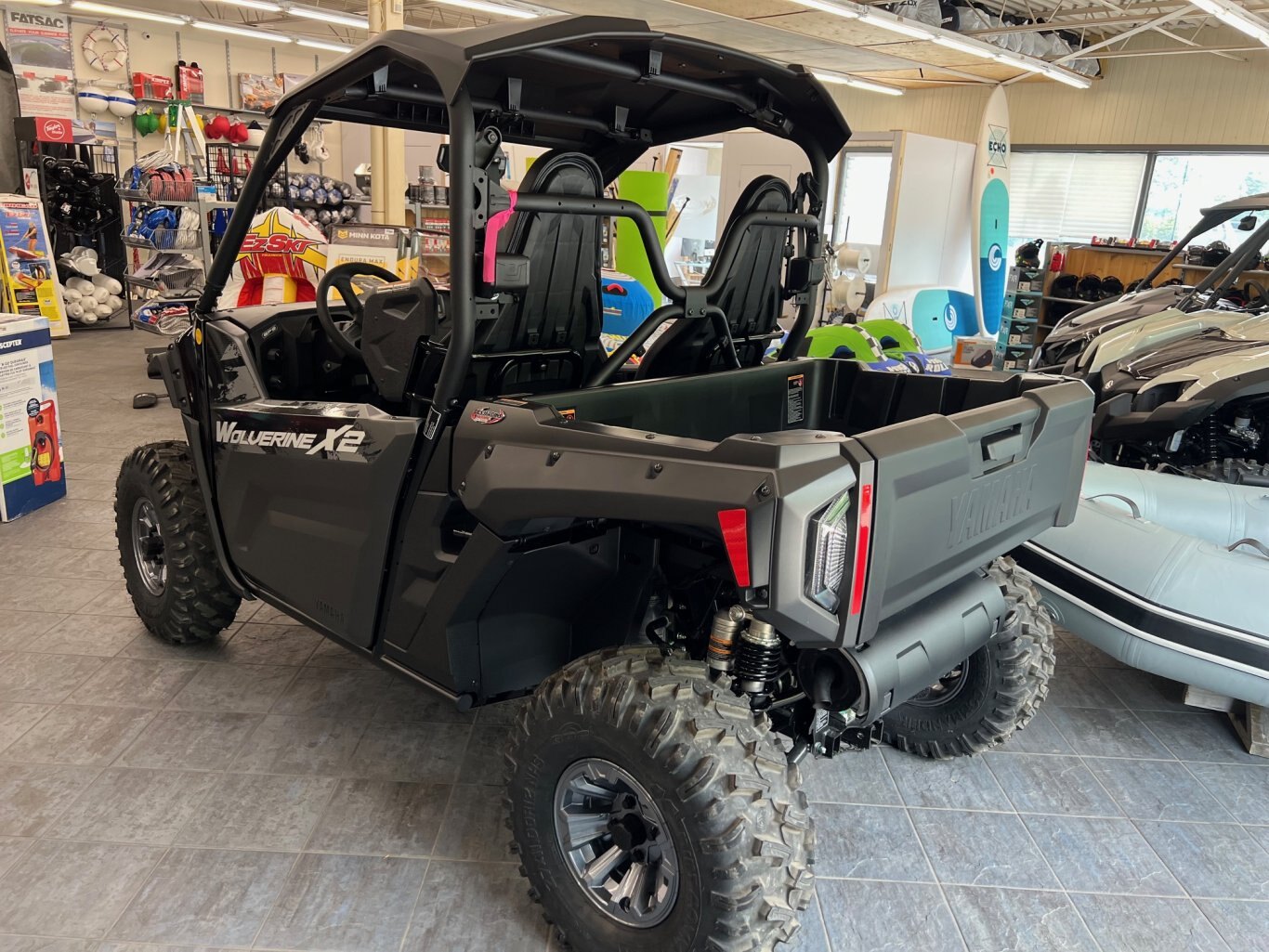 Side by Side Yamaha Wolverine X2 850 SE 2025 Noir avec Winch, Miroir Centrale et Attache Remorque!