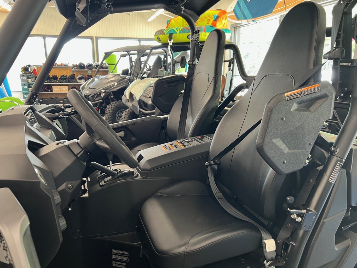 Side by Side Yamaha Wolverine X2 850 SE 2025 Noir avec Winch, Miroir Centrale et Attache Remorque!