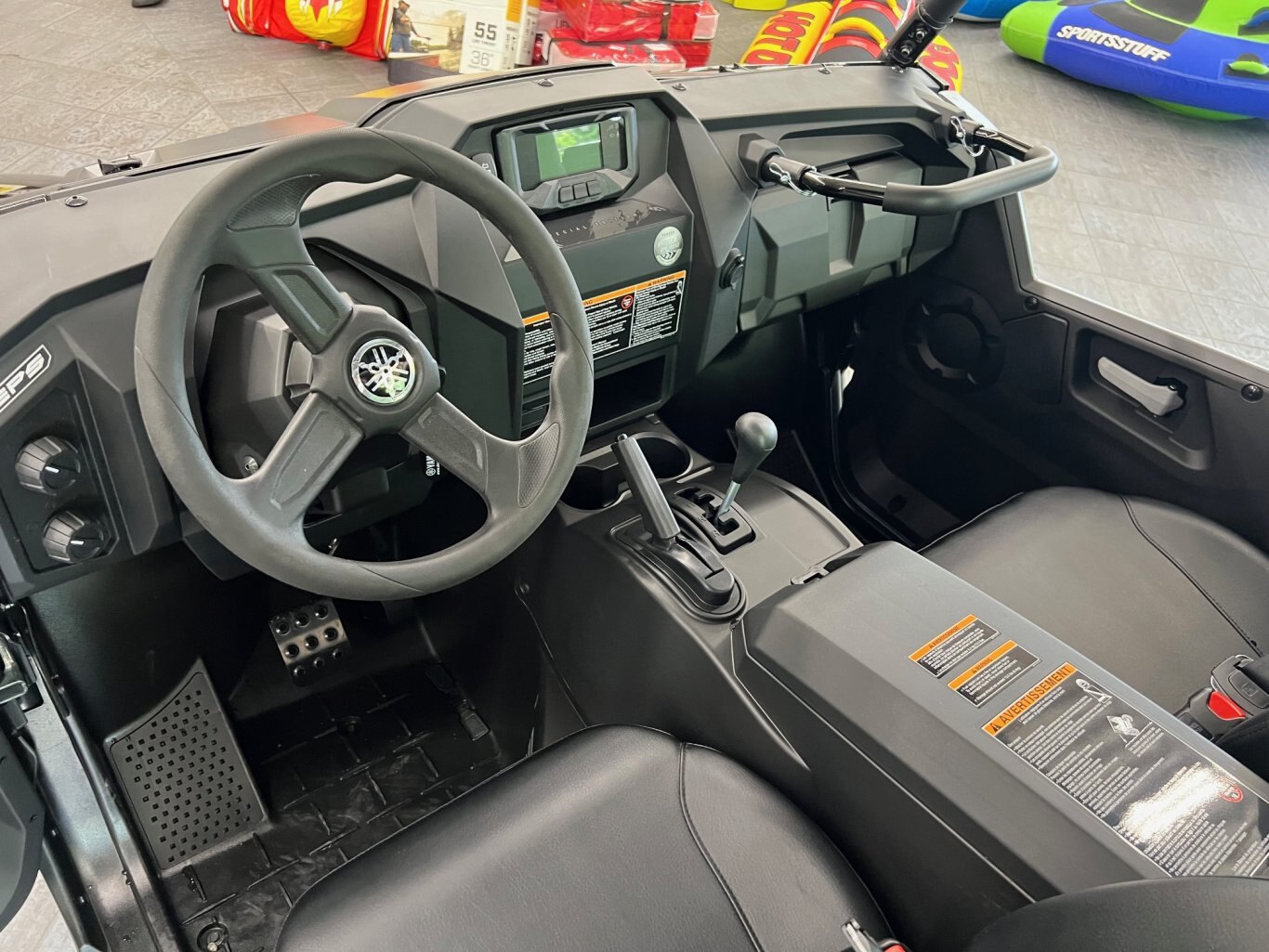 Side by Side Yamaha Wolverine X2 850 SE 2025 Noir avec Winch, Miroir Centrale et Attache Remorque!