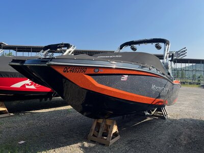 Bateau Mastercraft X20 2015 Gris & Orange, 5.7l Ilmor 320hp avec 550h Complètement Équipé Wakesurf!