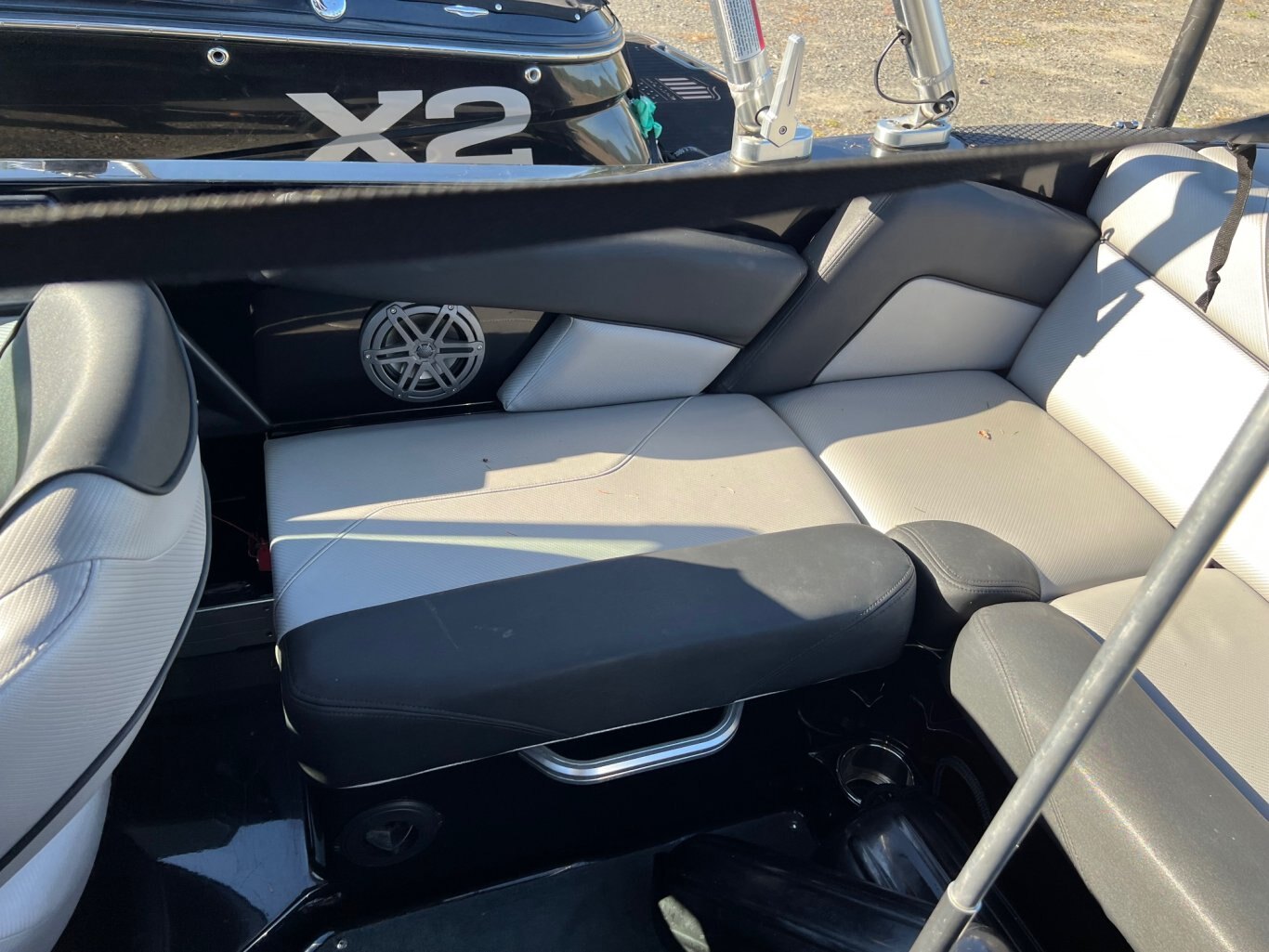 Bateau Mastercraft NXT20 2017 Noir & Gris Moteur 5.7L Ilmor avec 197h, Remorque, Complètement Équipé pour le Wakesurf!