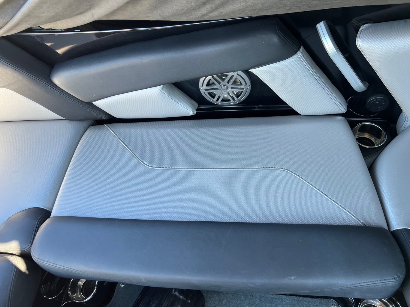 Bateau Mastercraft NXT20 2017 Noir & Gris Moteur 5.7L Ilmor avec 197h, Remorque, Complètement Équipé pour le Wakesurf!