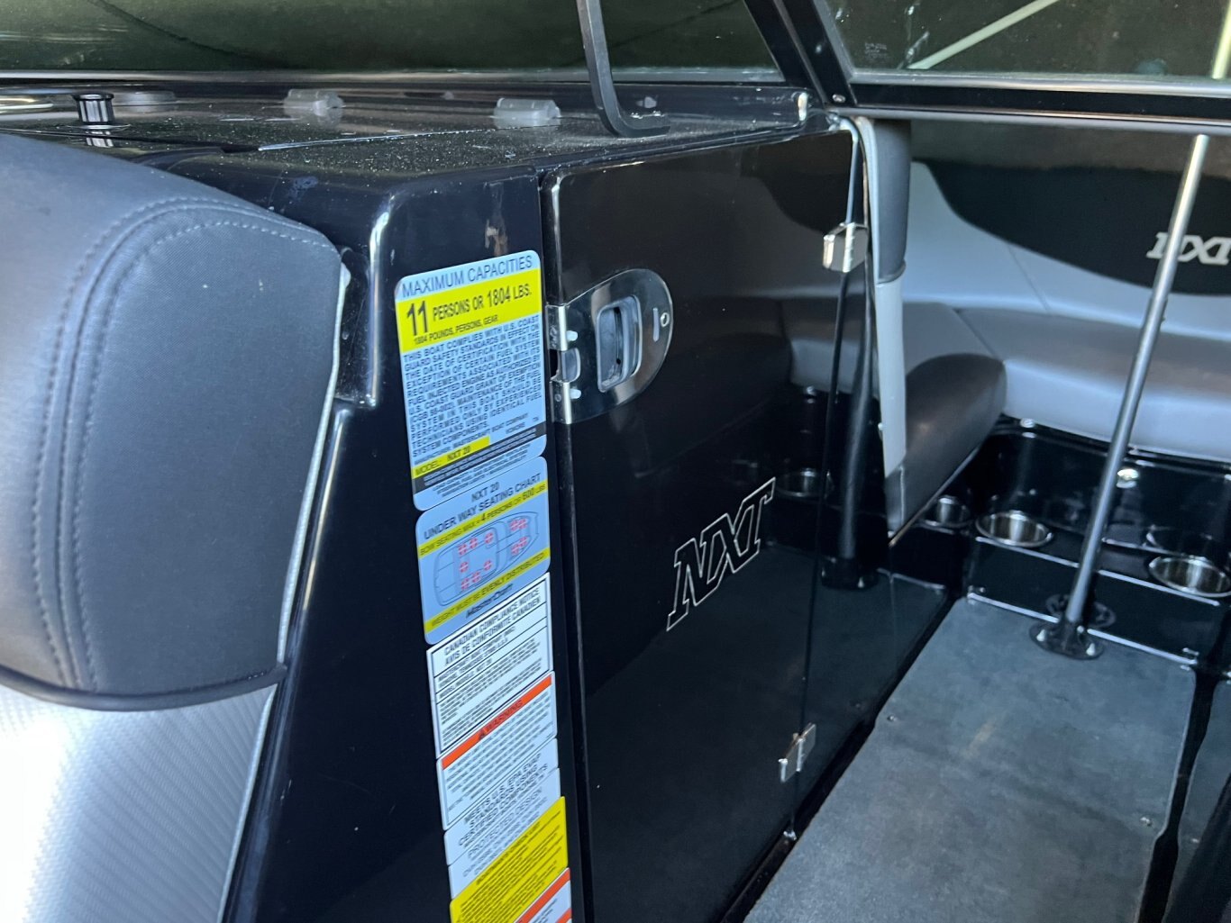 Bateau Mastercraft NXT20 2017 Noir & Gris Moteur 5.7L Ilmor avec 197h, Remorque, Complètement Équipé pour le Wakesurf!