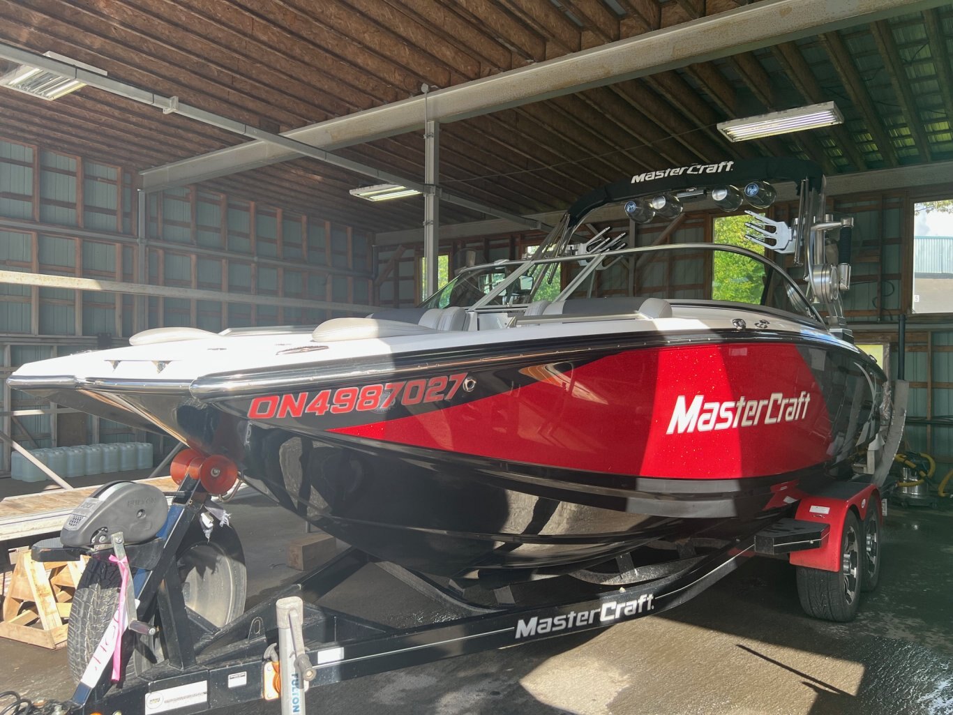 Bateau Mastercraft X35 2013 Rouge Moteur Ilmor 6.2 450heures, Surf Tabs Gen2, Remorque, Complètement Équipé!