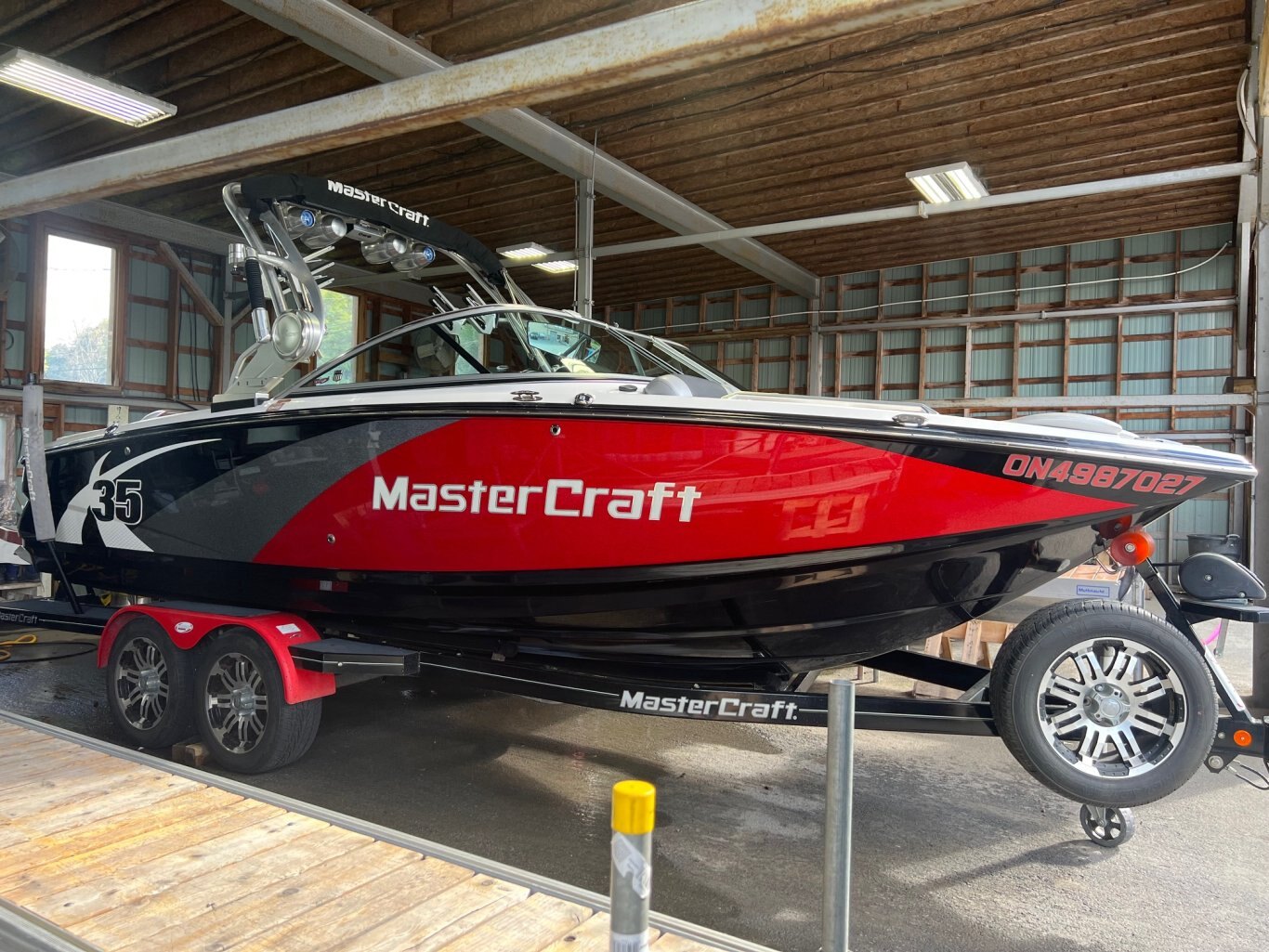 Bateau Mastercraft X35 2013 Rouge Moteur Ilmor 6.2 450heures, Surf Tabs Gen2, Remorque, Complètement Équipé!
