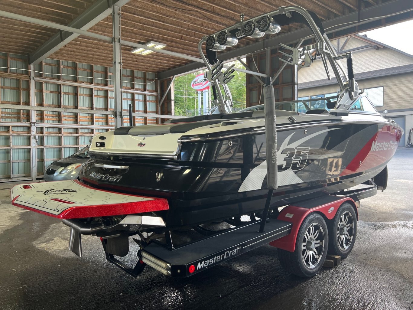 Bateau Mastercraft X35 2013 Rouge Moteur Ilmor 6.2 450heures, Surf Tabs Gen2, Remorque, Complètement Équipé!