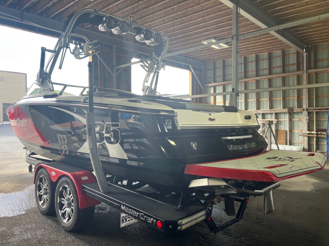 Bateau Mastercraft X35 2013 Rouge Moteur Ilmor 6.2 450heures, Surf Tabs Gen2, Remorque, Complètement Équipé!