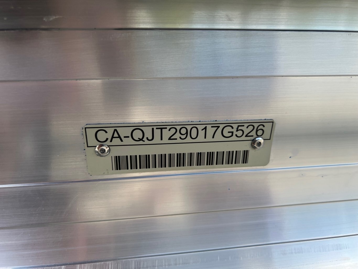 Ponton Princecraft Vectra 23RL 2026 Noir Sport Moteur Mercury 115hp Pro XS, Toit Campeur, Table, Système de sons Kicker & plus !