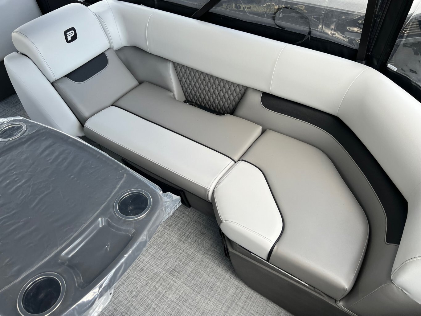 Ponton Princecraft Vectra 23RL 2026 Noir Sport Moteur Mercury 115hp Pro XS, Toit Campeur, Table, Système de sons Kicker & plus !