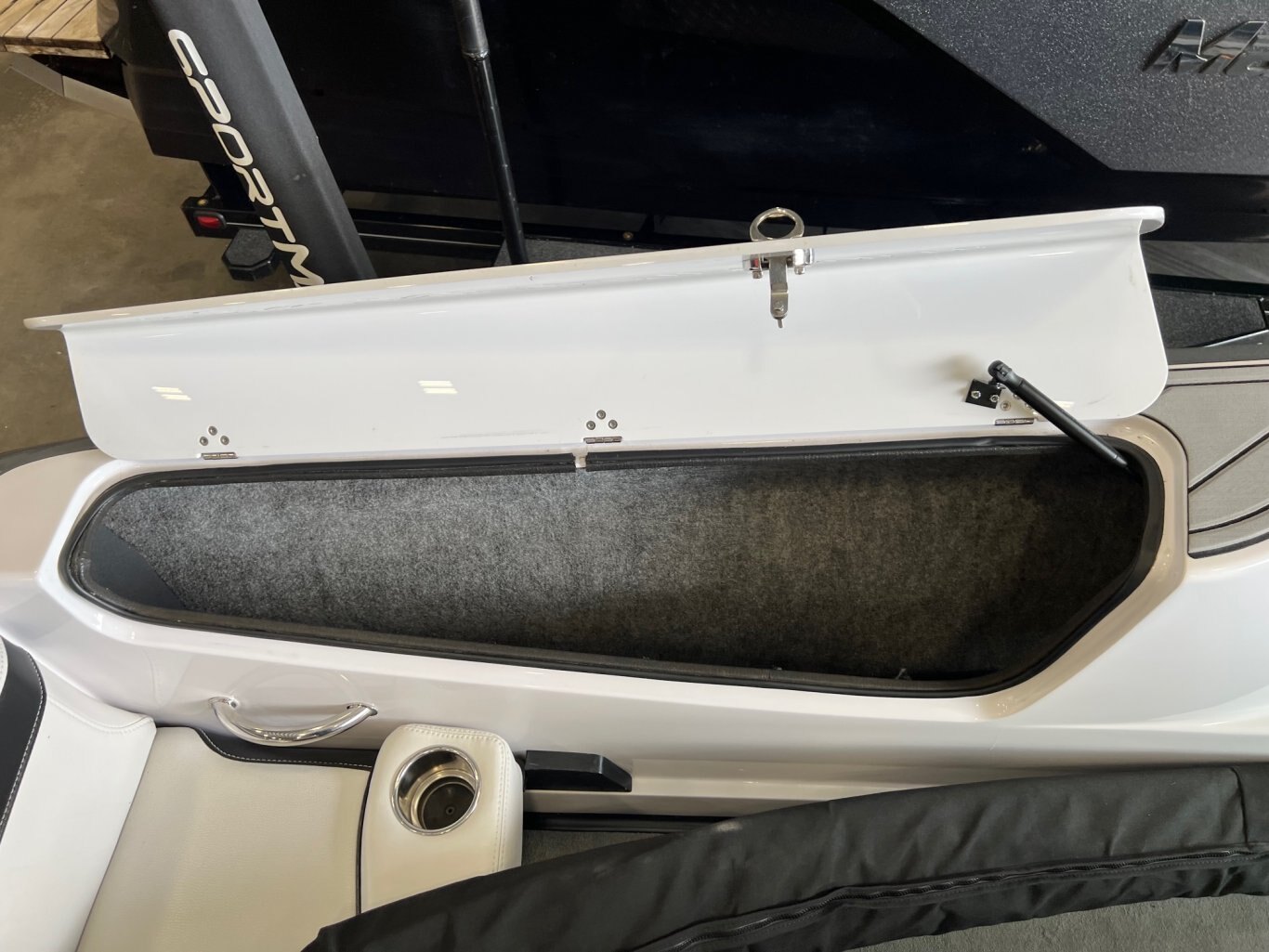 Bateau Correct Craft Ski Nautique 200 2014 Noir & Blanc avec Moteur PCM RZ409 385 heures, Remorque, Pour le Slalom !