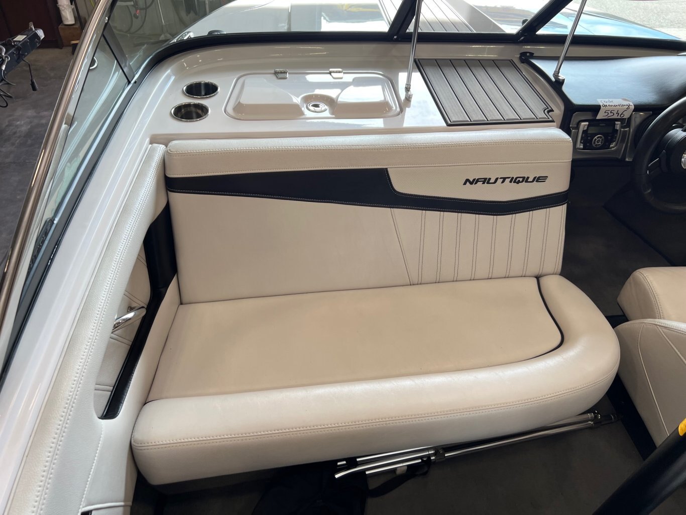 Bateau Correct Craft Ski Nautique 200 2014 Noir & Blanc avec Moteur PCM RZ409 385 heures, Remorque, Pour le Slalom !