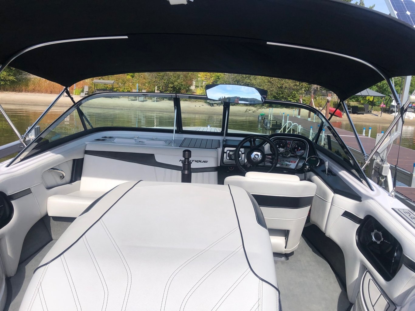 Bateau Correct Craft Ski Nautique 200 2014 Noir & Blanc avec Moteur PCM RZ409 385 heures, Remorque, Pour le Slalom !