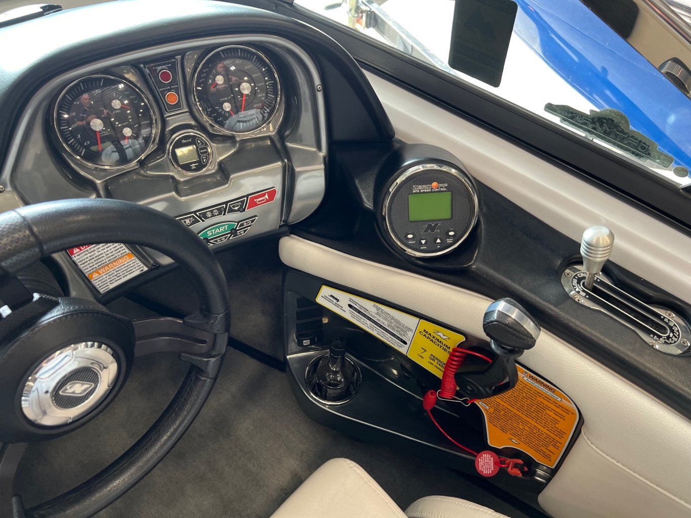 Bateau Correct Craft Ski Nautique 200 2014 Noir & Blanc avec Moteur PCM RZ409 385 heures, Remorque, Pour le Slalom !