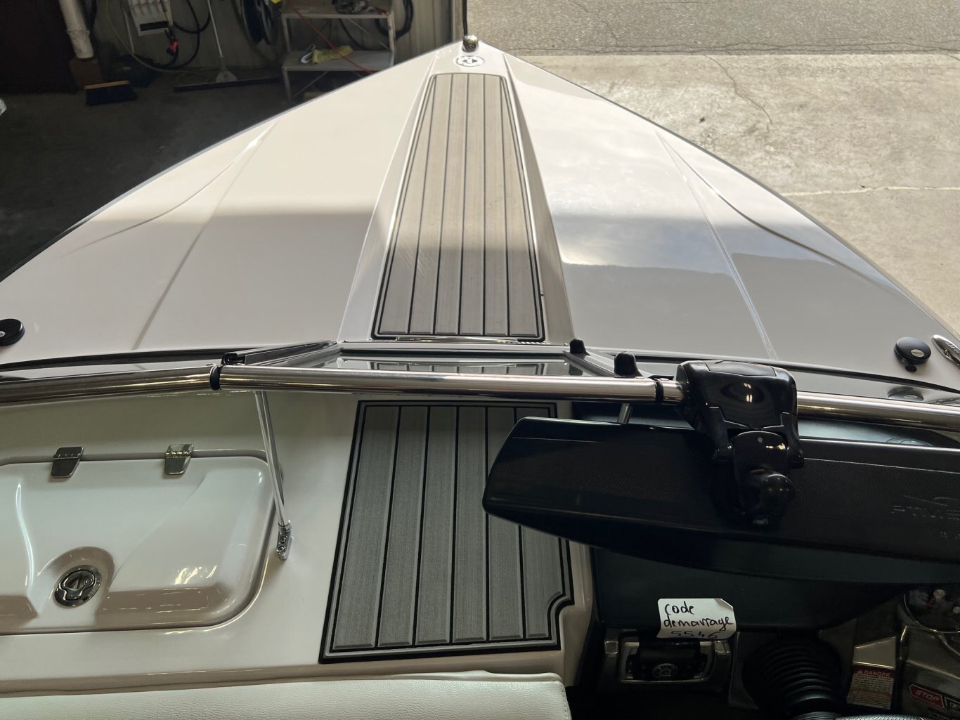 Bateau Correct Craft Ski Nautique 200 2014 Noir & Blanc avec Moteur PCM RZ409 385 heures, Remorque, Pour le Slalom !