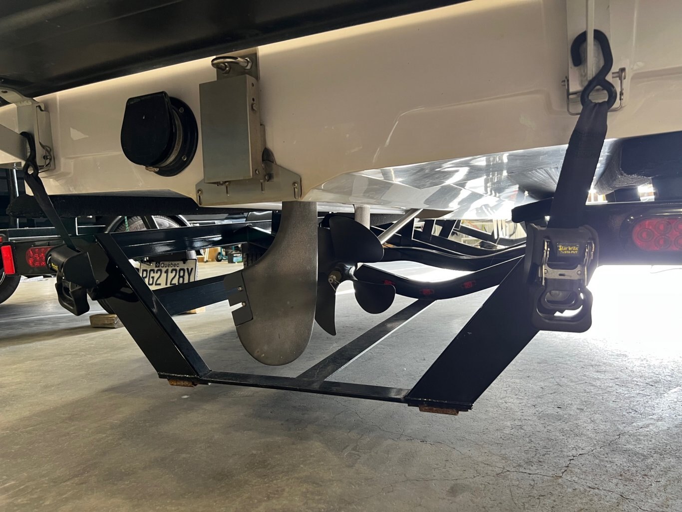 Bateau Correct Craft Ski Nautique 200 2014 Noir & Blanc avec Moteur PCM RZ409 385 heures, Remorque, Pour le Slalom !