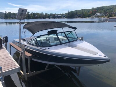 Bateau Correct Craft Ski Nautique 200 2014 Noir & Blanc avec Moteur PCM RZ409 385 heures, Remorque, Pour le Slalom!