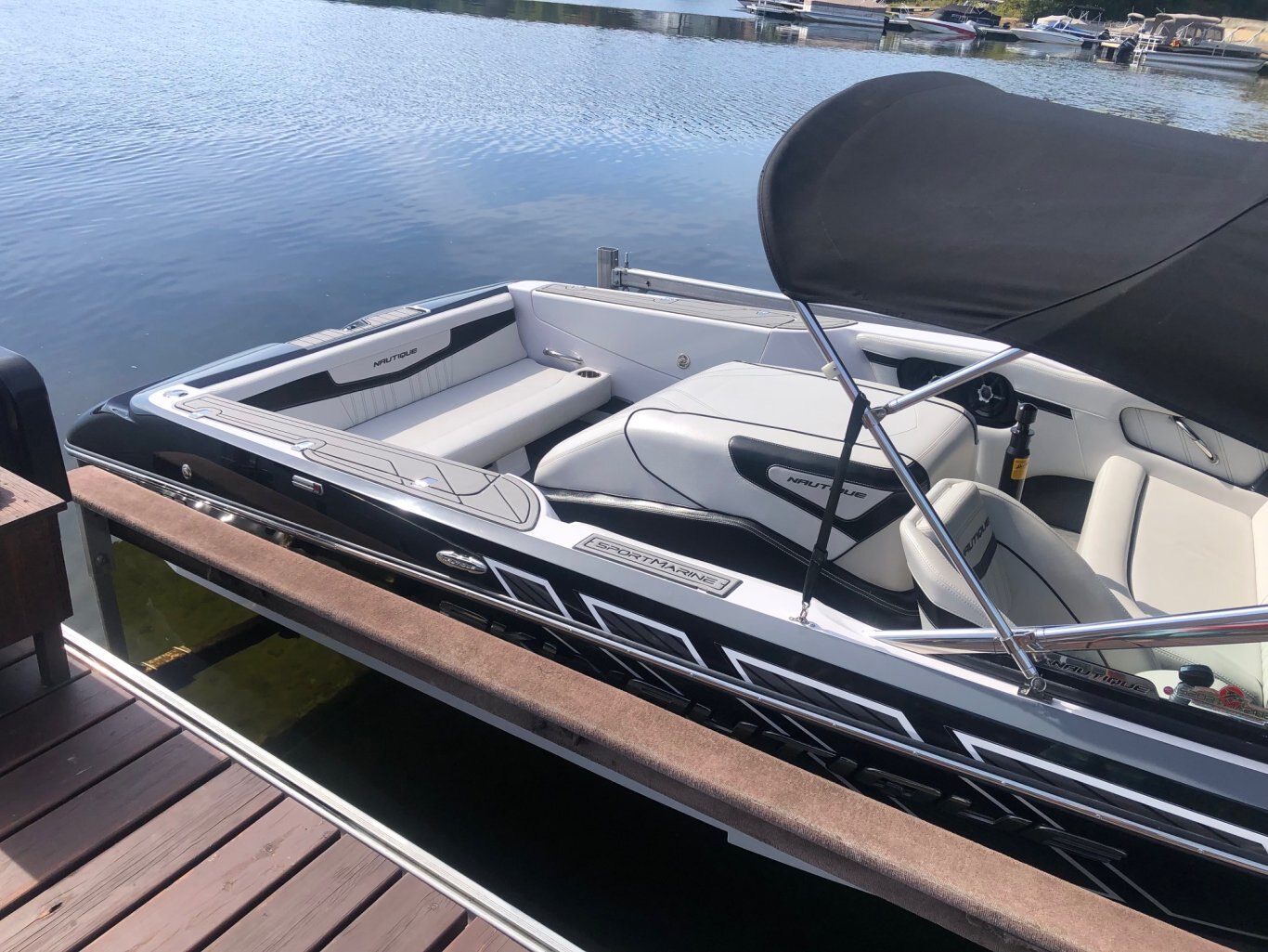 Bateau Correct Craft Ski Nautique 200 2014 Noir & Blanc avec Moteur PCM RZ409 385 heures, Remorque, Pour le Slalom !
