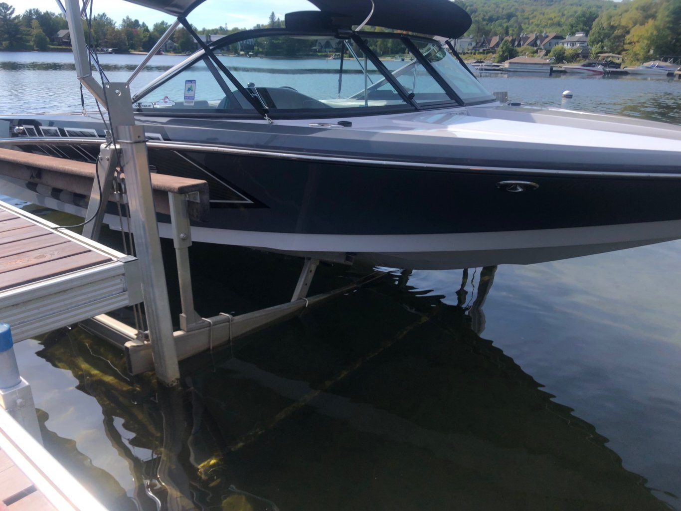 Bateau Correct Craft Ski Nautique 200 2014 Noir & Blanc avec Moteur PCM RZ409 385 heures, Remorque, Pour le Slalom !
