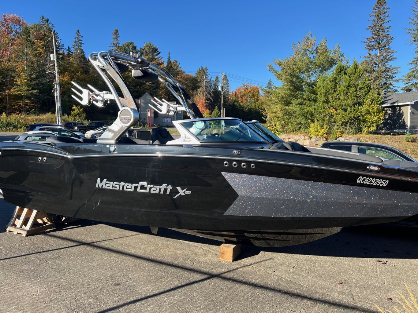 Bateau Mastercraft X Star 2018 Noir sur Noir Moteur Ilmor 6.2l 430hp 181h, Complètement Équipé pour le Wakesurf!