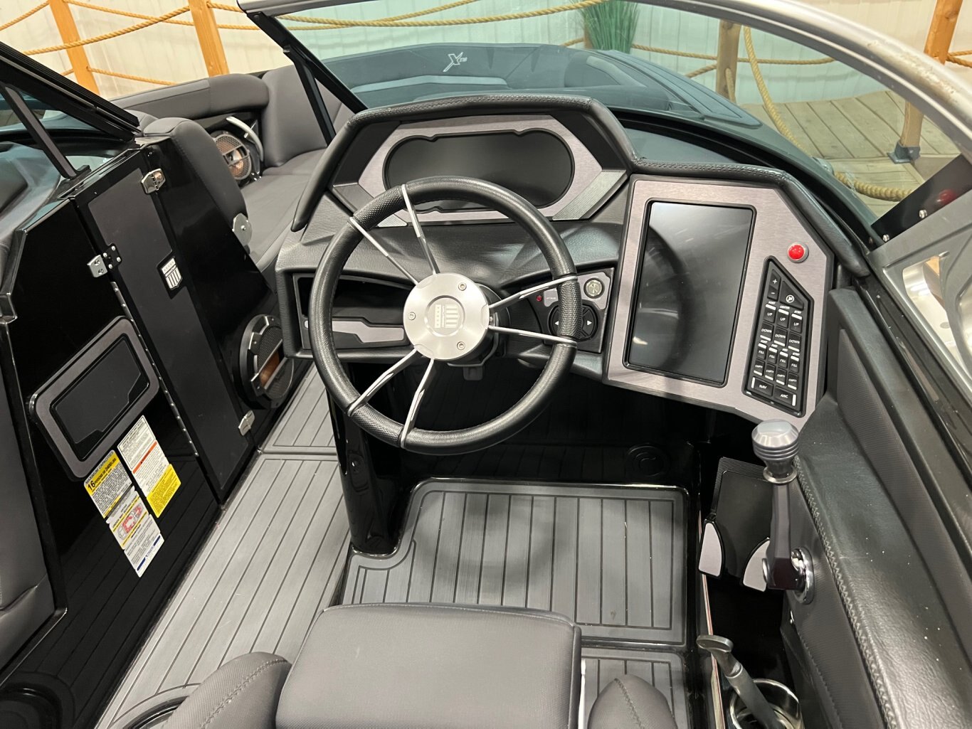 Bateau Mastercraft X Star 2018 Noir sur Noir Moteur Ilmor 6.2l 430hp 181h, Complètement Équipé pour le Wakesurf!