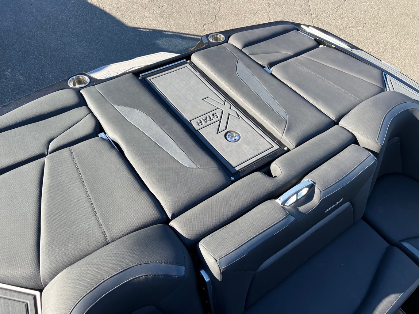 Bateau Mastercraft X Star 2018 Noir sur Noir Moteur Ilmor 6.2l 430hp 181h, Complètement Équipé pour le Wakesurf!