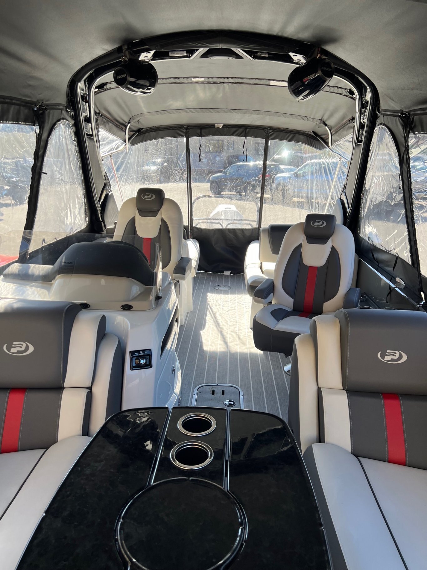 Ponton Princecraft Vogue 25XT 2022 Gris Moteur Mercury 300hp, Toit Campeur, Tour à Wake, Barre Ski, Table, Simrad & Plus !