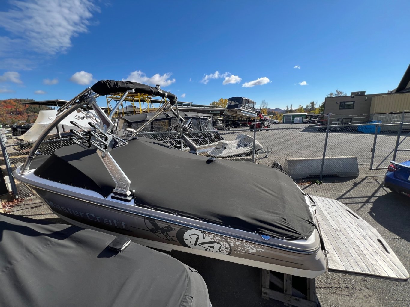 Bateau Mastercraft X14 2008 Beige Moteur 5.7l Indmar MCX 350hp 632h Modèle Hybride Multi Sports Tout Équipé!