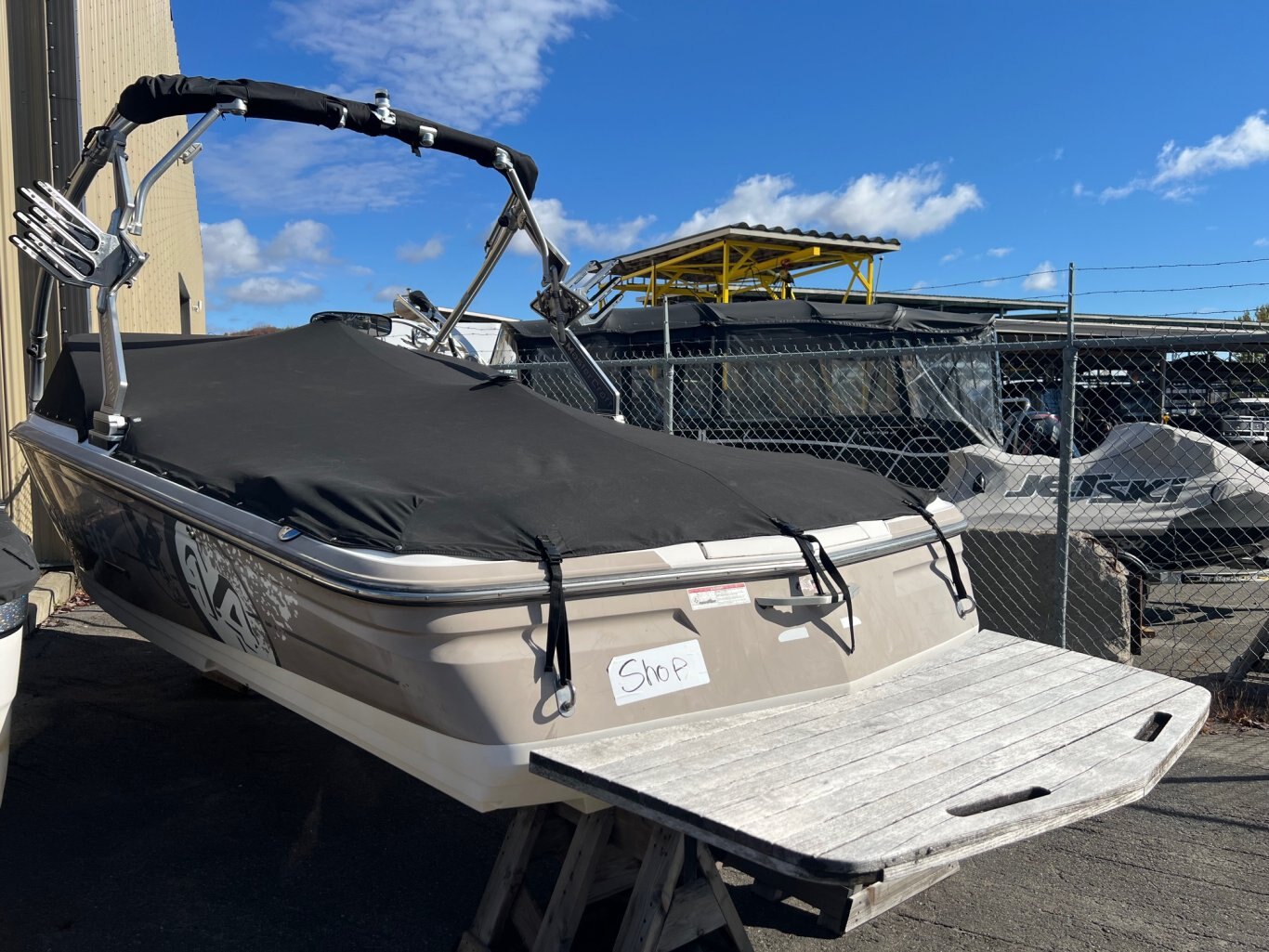 Bateau Mastercraft X14 2008 Beige Moteur 5.7l Indmar MCX 350hp 632h Modèle Hybride Multi Sports Tout Équipé!
