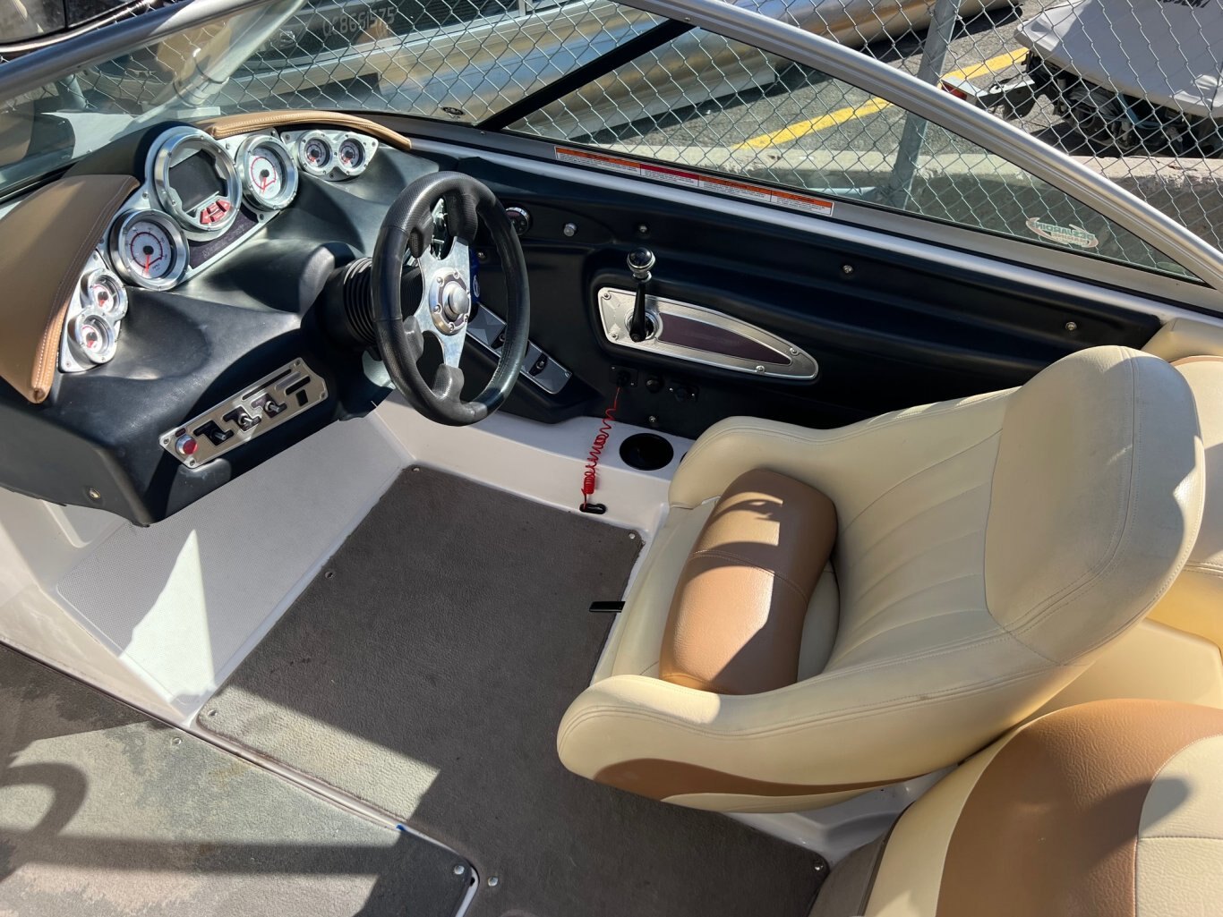 Bateau Mastercraft X14 2008 Beige Moteur 5.7l Indmar MCX 350hp 632h Modèle Hybride Multi Sports Tout Équipé!