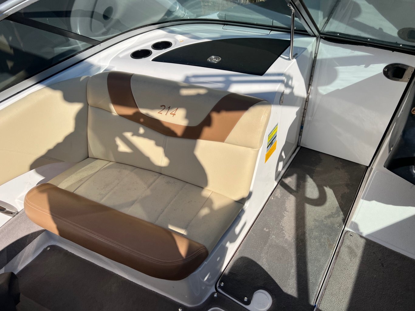 Bateau Mastercraft X14 2008 Beige Moteur 5.7l Indmar MCX 350hp 632h Modèle Hybride Multi Sports Tout Équipé!