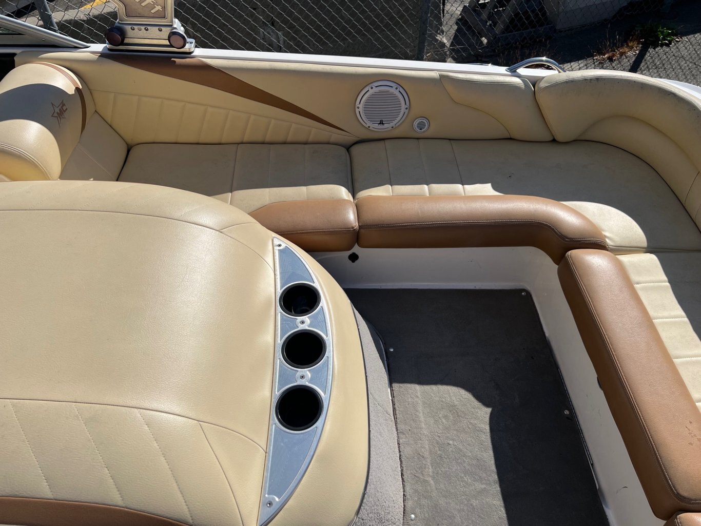 Bateau Mastercraft X14 2008 Beige Moteur 5.7l Indmar MCX 350hp 632h Modèle Hybride Multi Sports Tout Équipé!