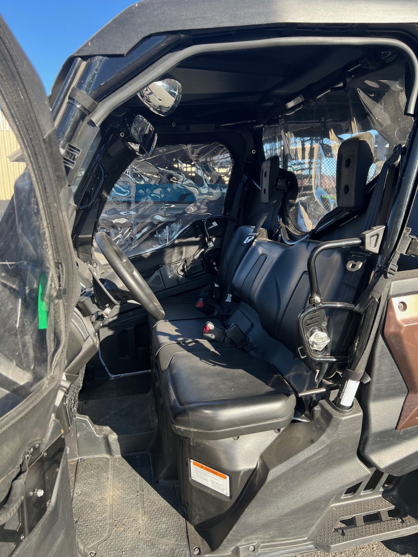 Côte à côte Honda Pioneer SXS1000 5 LTD 2021 Bronze 5 places 1000cc avec 568km & Chenilles Camso UTV 4S1 Neuves !