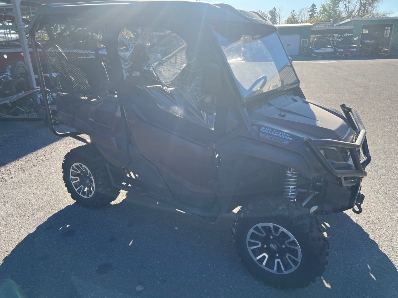 Côte à côte Honda Pioneer SXS1000 5 LTD 2021 Bronze 5 places 1000cc avec 568km & Chenilles Camso UTV 4S1 Neuves !