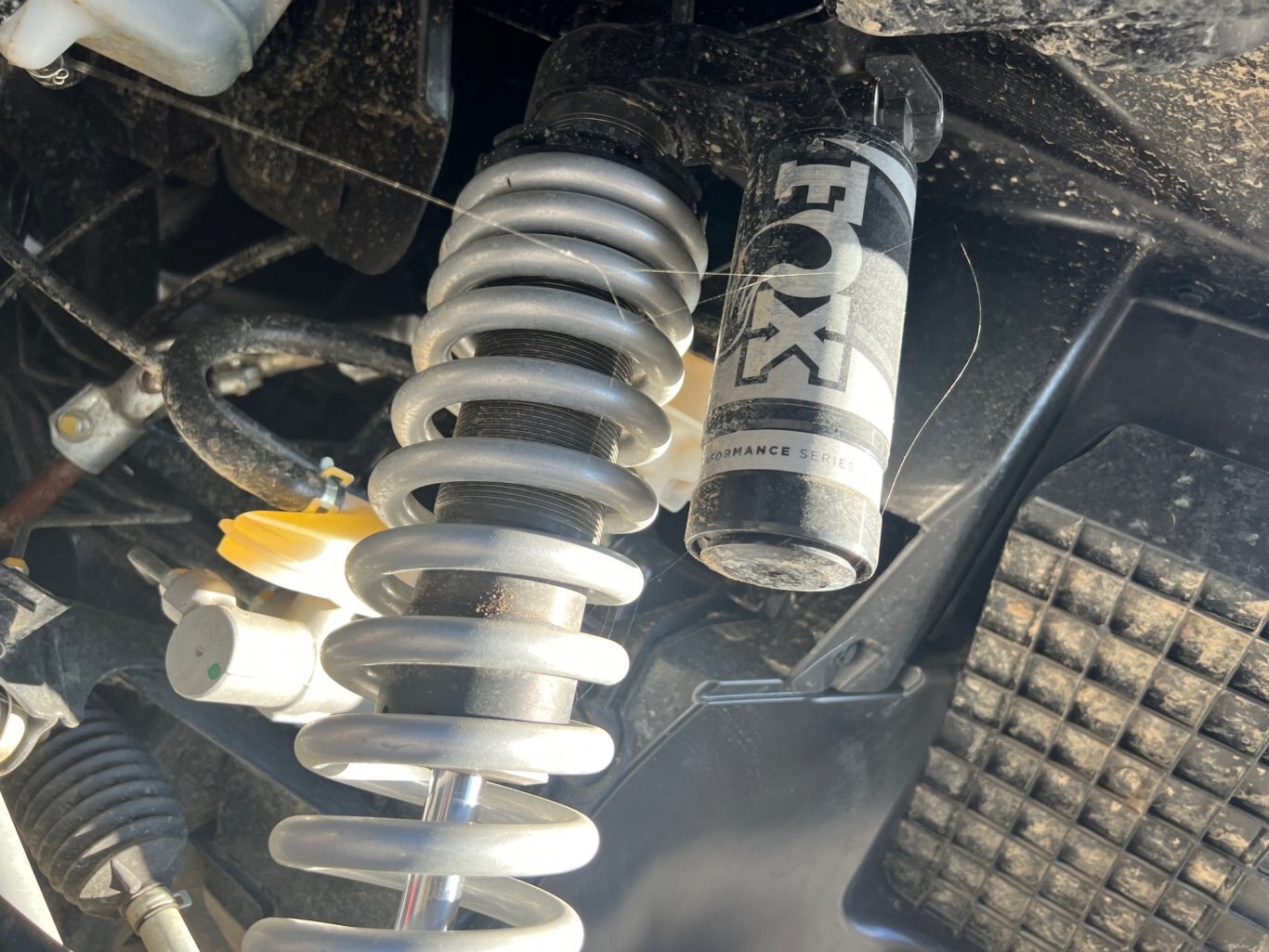 Côte à côte Honda Pioneer SXS1000 5 LTD 2021 Bronze 5 places 1000cc avec 568km & Chenilles Camso UTV 4S1 Neuves !