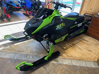 Motoneige Arctic Cat ZR 858 Sno Pro ES Catalyst Vert & Noir 2025 137cm DÉMO 2711km Faites Vite!