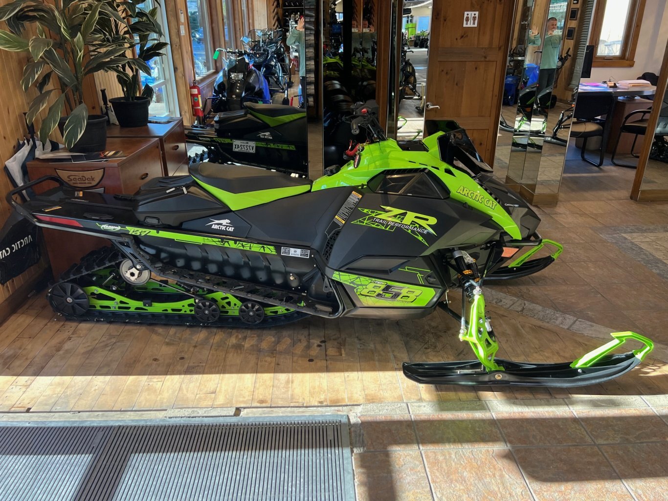Motoneige Arctic Cat ZR 858 Sno Pro ES Catalyst Vert & Noir 2025 137cm DÉMO 2711km Faites Vite!
