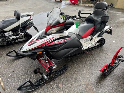 Motoneige Yamaha Apex X-TX LE 2016 Silver & Rouge, 25000km, Roller-Ski, Ice Scratcher, Seat Jack & Pont Neuf
