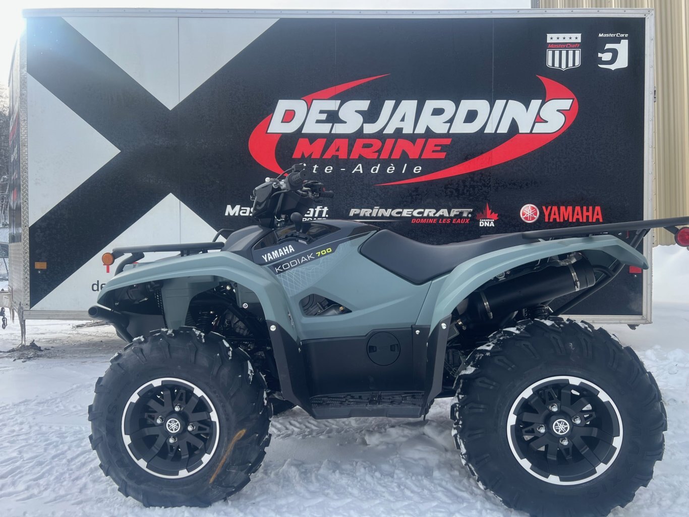 VTT Yamaha Kodiak 700 EPS XT R 2026 Gris, Modèle Multi Usage avec Winch, Mags & Direction Assistée!