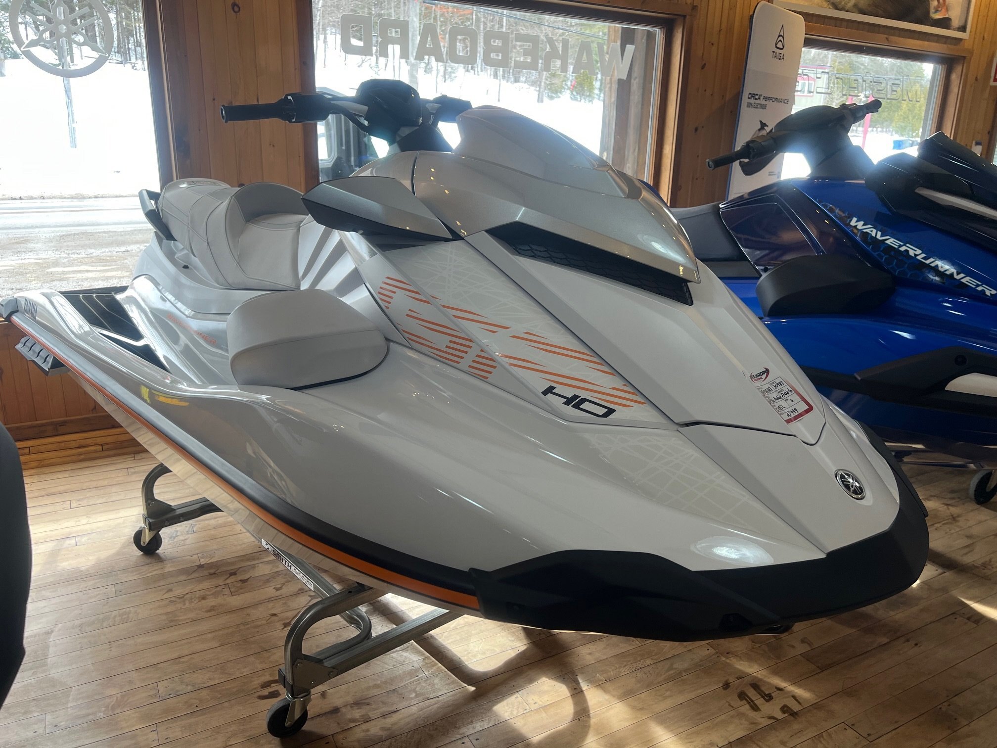 Motomarine Yamaha GP HO 2026 Blanc ou Mauve, Modèle Performance avec ou sans Système de Sons!