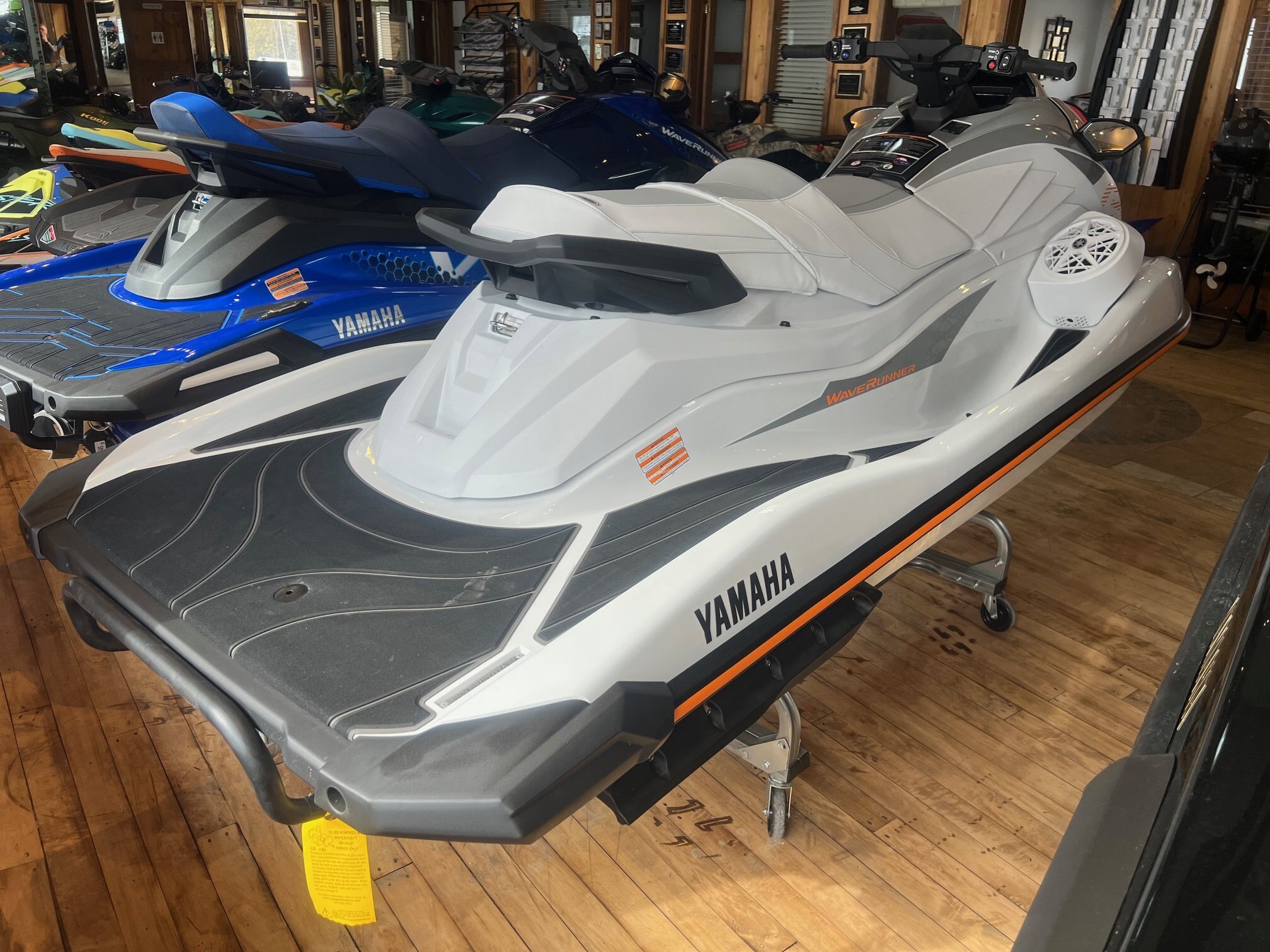 Motomarine Yamaha GP HO 2026 Blanc ou Mauve, Modèle Performance avec ou sans Système de Sons!