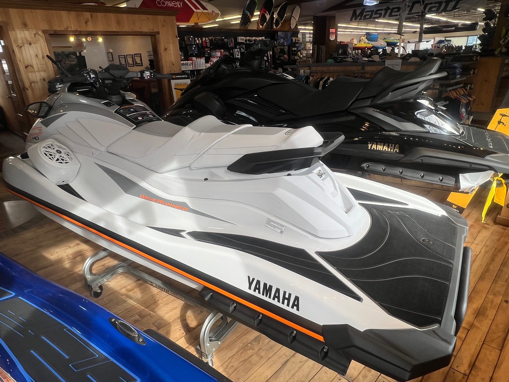 Motomarine Yamaha GP HO 2026 Blanc ou Mauve, Modèle Performance avec ou sans Système de Sons!
