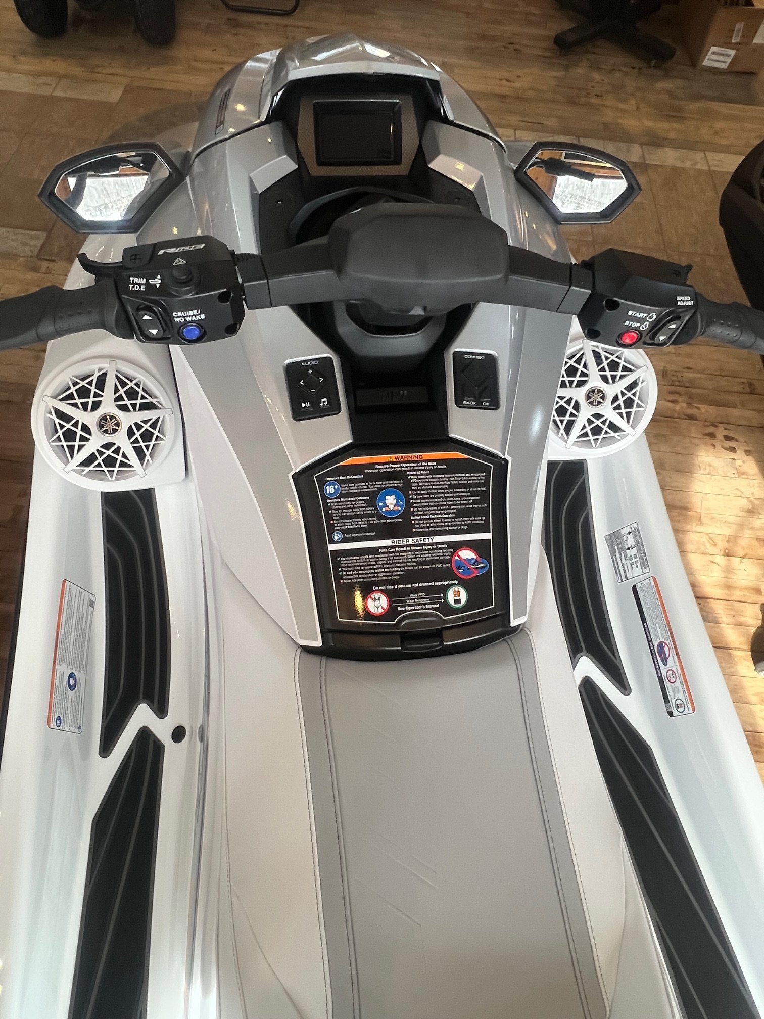 Motomarine Yamaha GP HO 2026 Blanc ou Mauve, Modèle Performance avec ou sans Système de Sons!