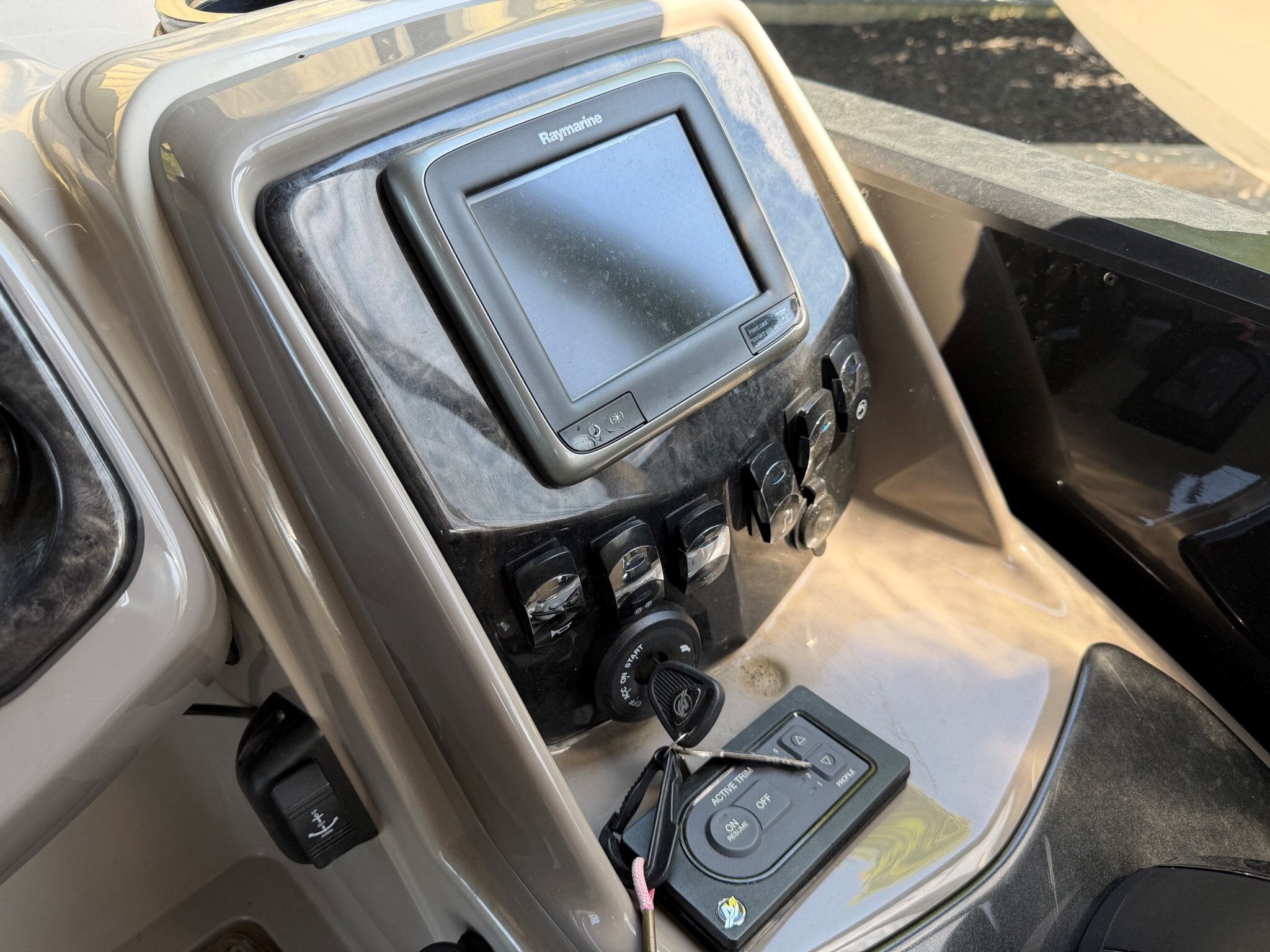 Princecraft Vogue 25XT 2017 avec moteur Mercury de 250 hp et système Active Trim